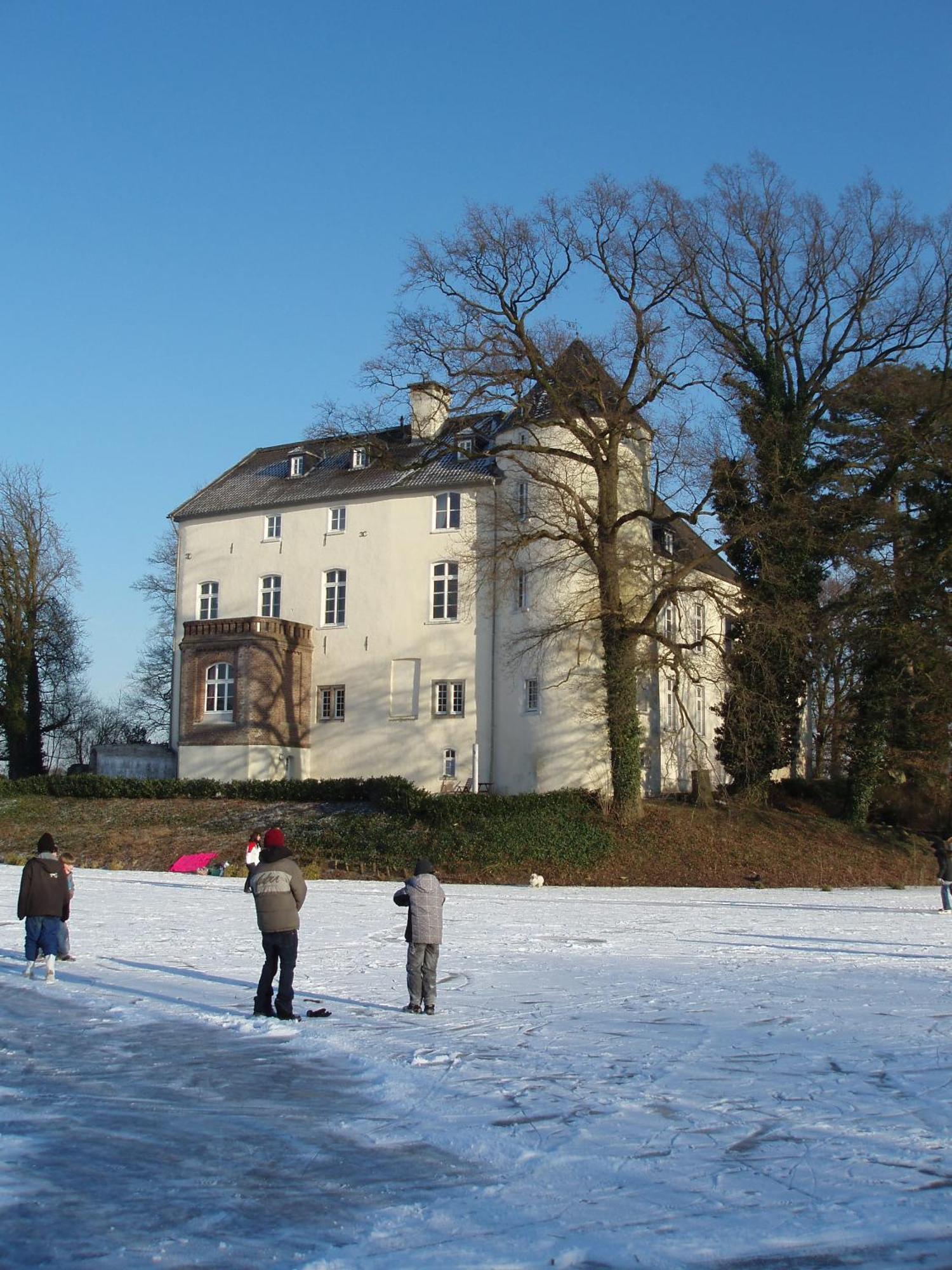 Burg Boetzelaer Hotel Kalkar Exterior photo