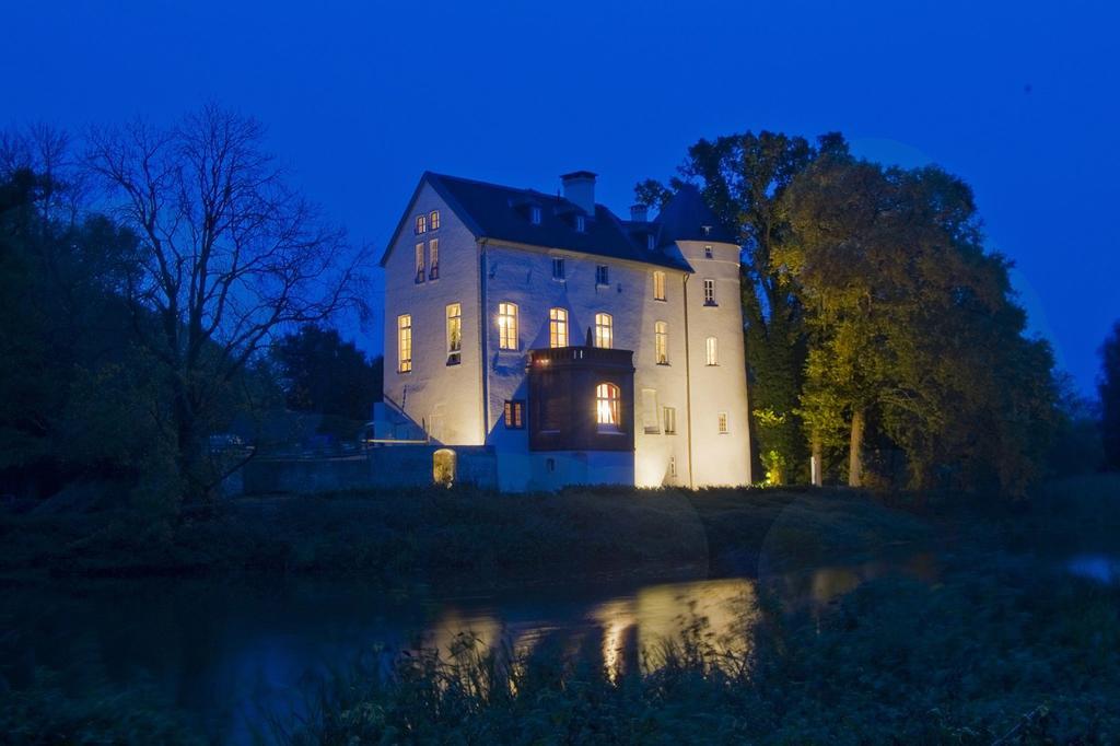 Burg Boetzelaer Hotel Kalkar Exterior photo